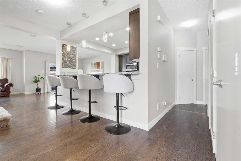 91 Copperpond Terrace SE, Calgary — photo 4 of 42