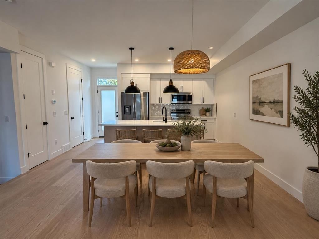 2236 44 Street NW, Calgary — photo 4 of 21