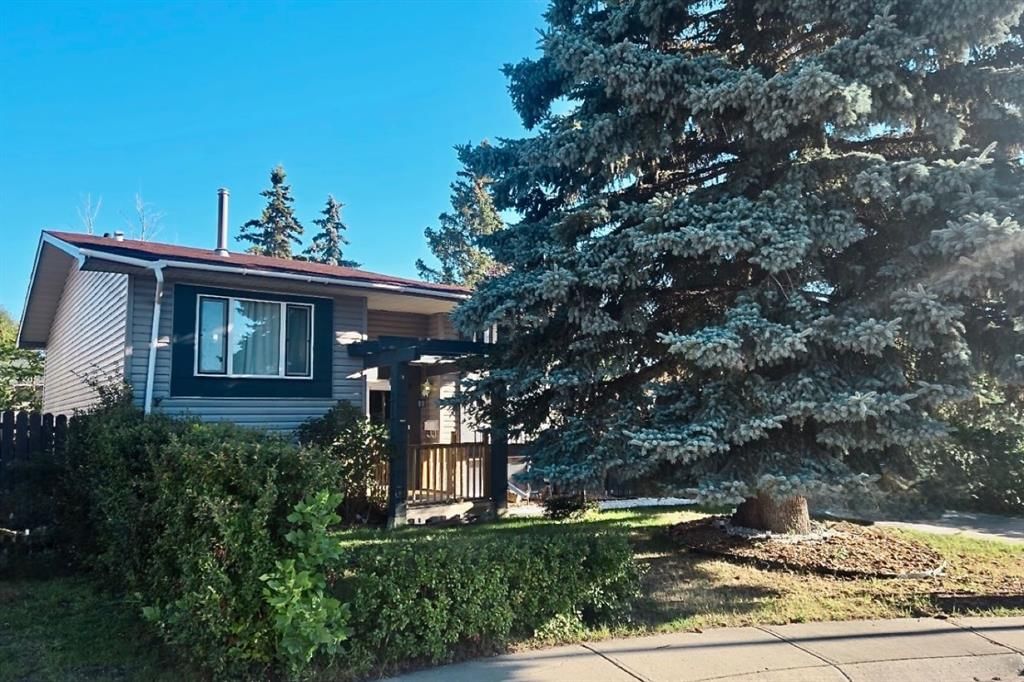 128 Pineland Place NE, Calgary — photo 2 of 25