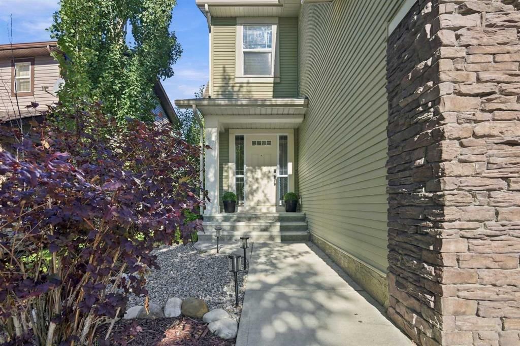 38 Drake Landing Drive, Okotoks — photo 2 of 46