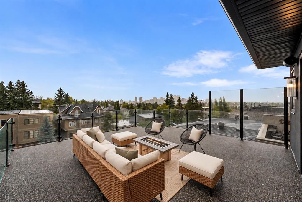 2021 27 Avenue SW, Calgary — photo 2 of 50
