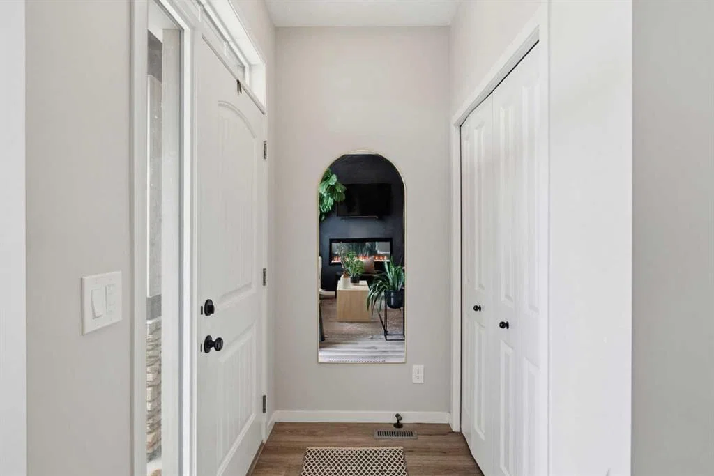 516 West Lakeview Drive, Chestermere — photo 3 of 49