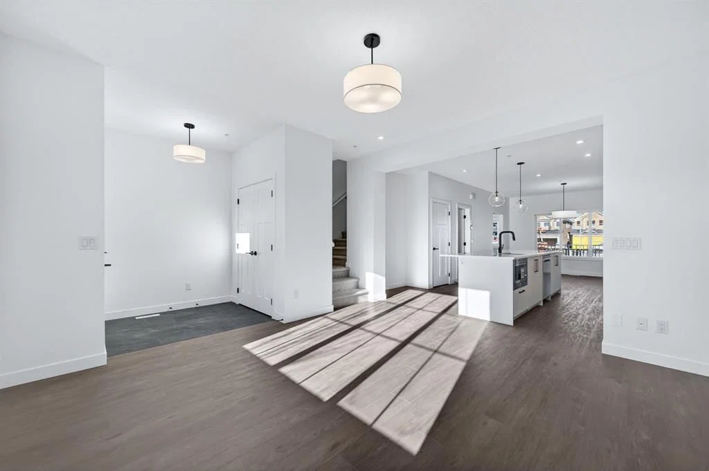 62 Rangeview Path SE, Calgary — photo 5 of 32