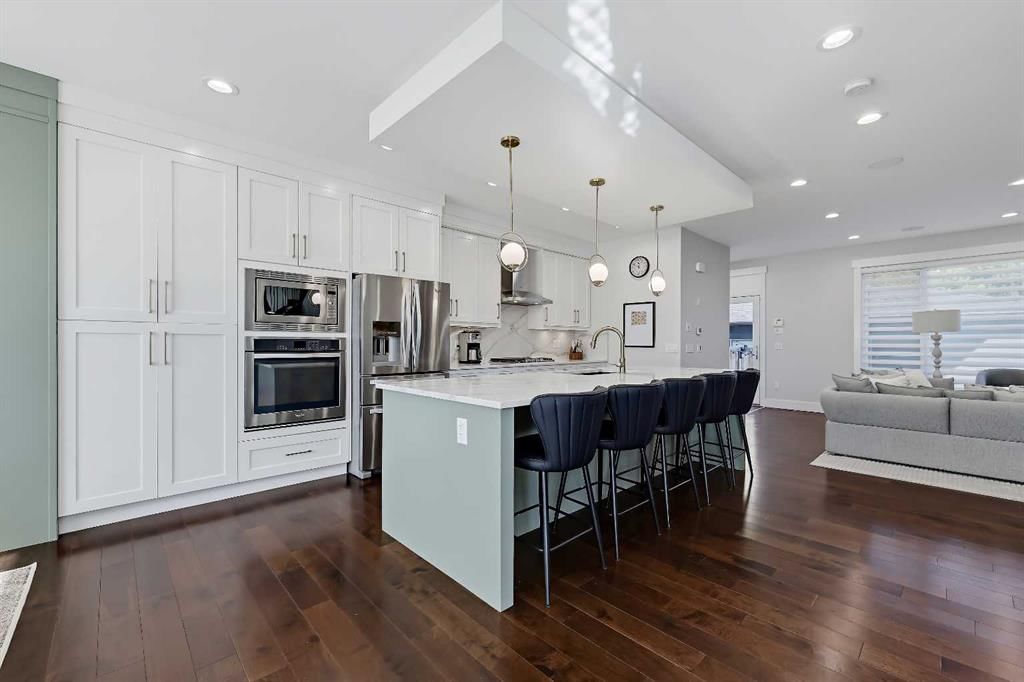 3006 14 Avenue SW, Calgary — photo 3 of 49