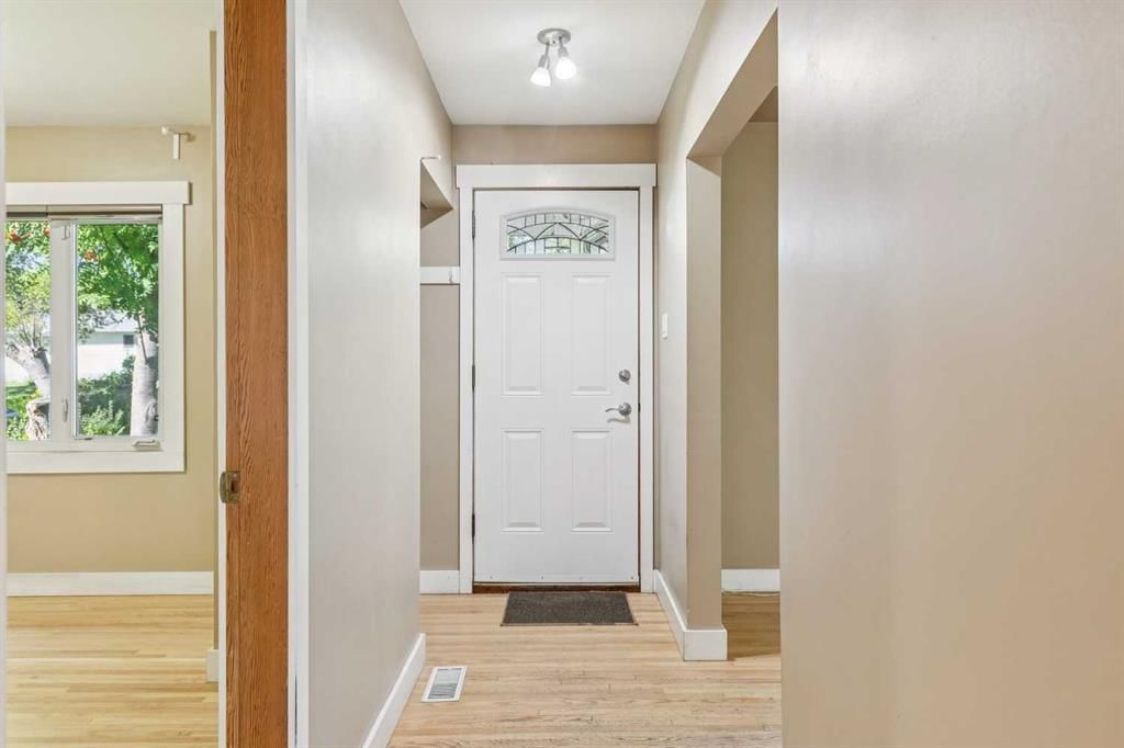 5428 Centre A Street NE, Calgary — photo 3 of 50