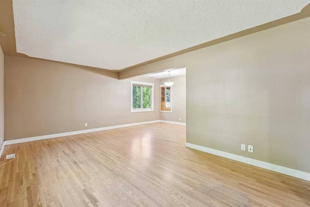 5428 Centre A Street NE, Calgary — photo 4 of 50