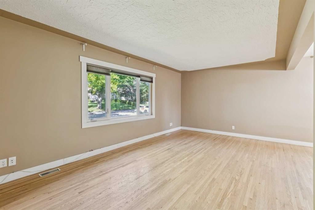 5428 Centre A Street NE, Calgary — photo 5 of 50