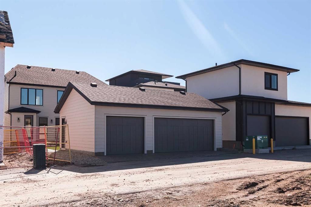 119 Greenwich Heath NW, Calgary — photo 3 of 43