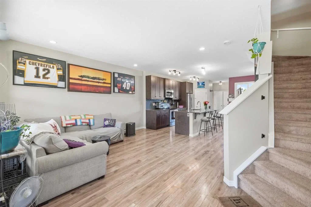 1561 Legacy Circle SE, Calgary — photo 4 of 33