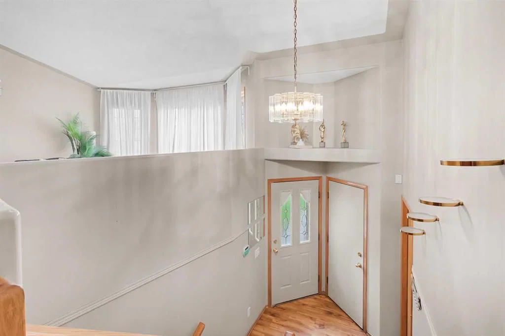 7212 California Boulevard NE, Calgary — photo 3 of 40