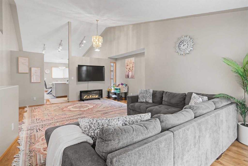 7212 California Boulevard NE, Calgary — photo 5 of 40