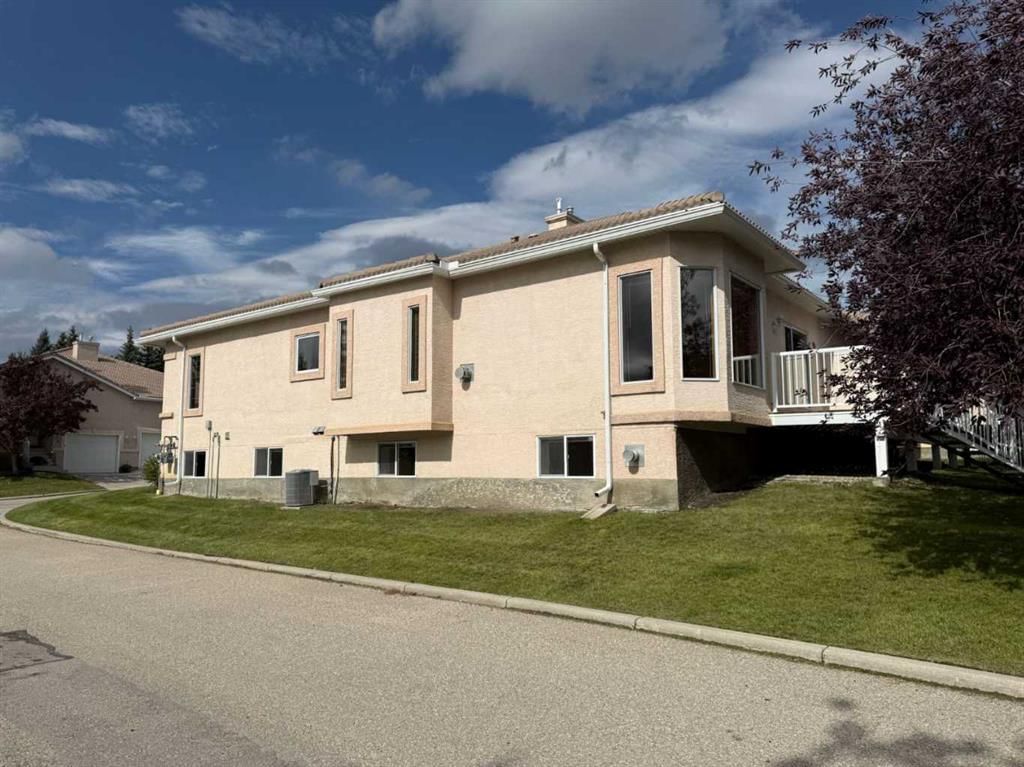 8 Scimitar Rise NW, Calgary — photo 2 of 37