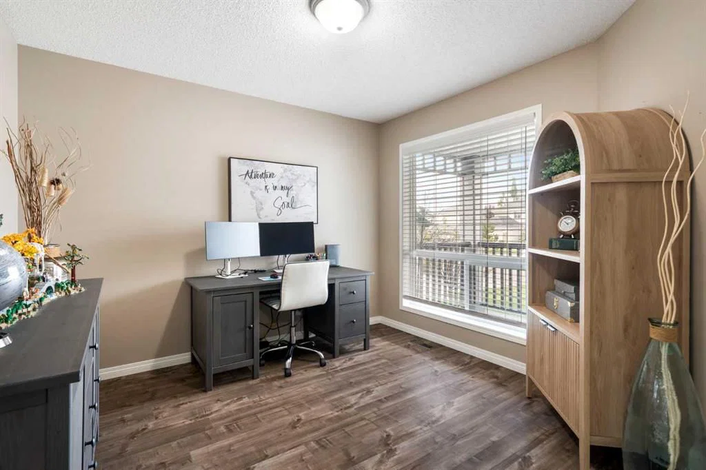 349 Douglas Glen Heath SE, Calgary — photo 5 of 50