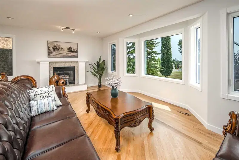 2612 Signal Hill Drive SW, Calgary — home for sale