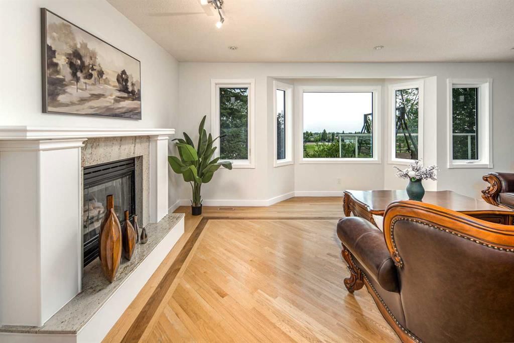 2612 Signal Hill Drive SW, Calgary — photo 4 of 50