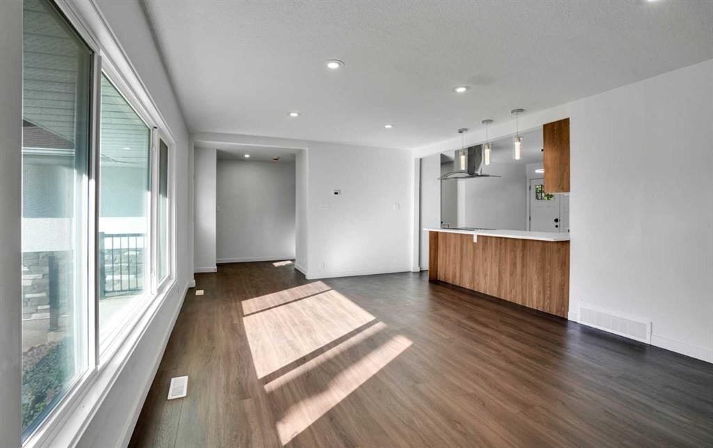7520 7 Street SW, Calgary — photo 5 of 46