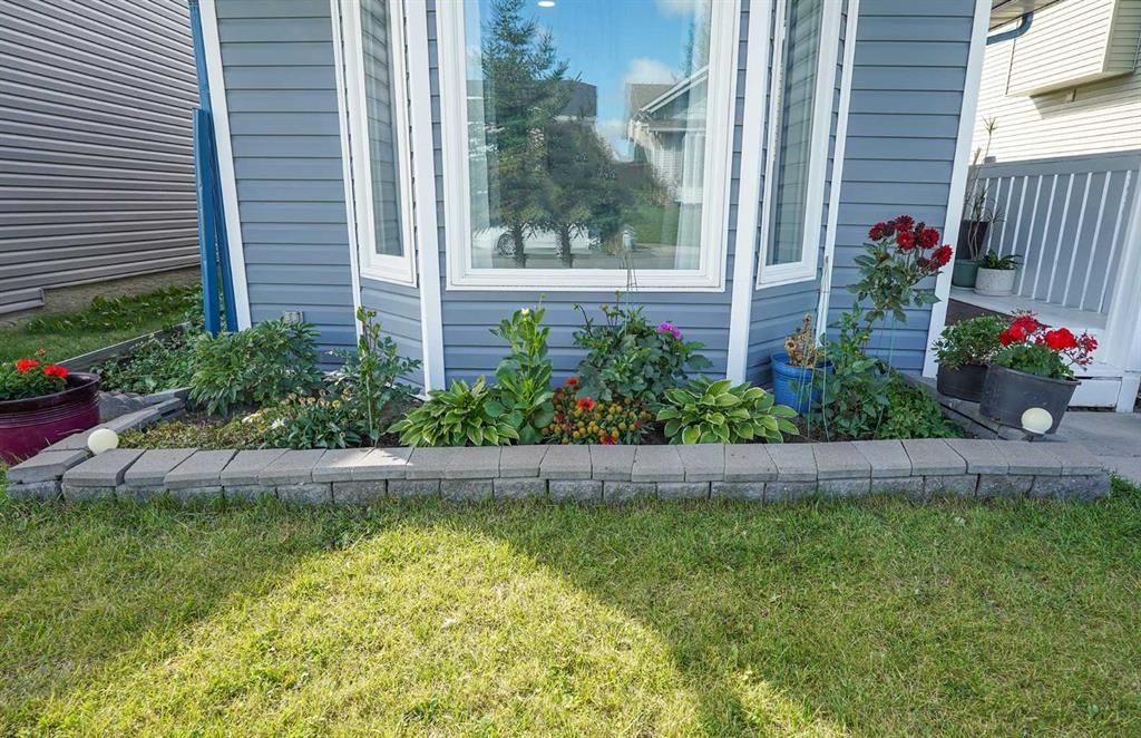 72 Martindale Close NE, Calgary — photo 4 of 45