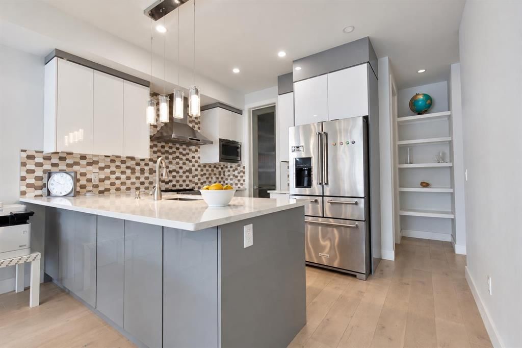 1632 12 Avenue SW, Calgary — photo 5 of 22
