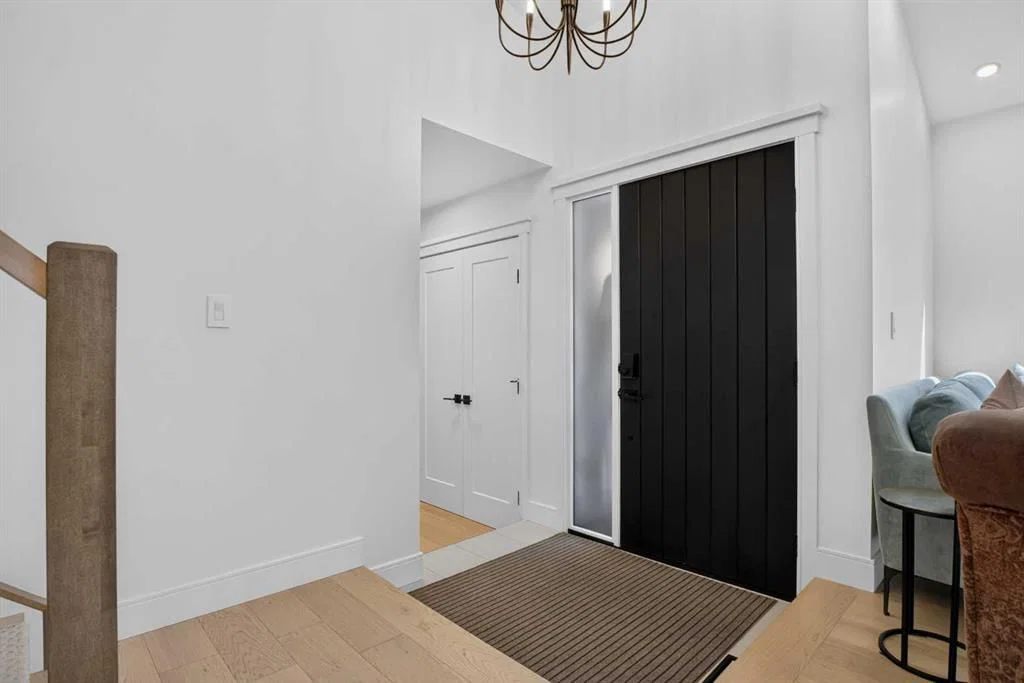 8285 Edgebrook Drive NW, Calgary — photo 3 of 49