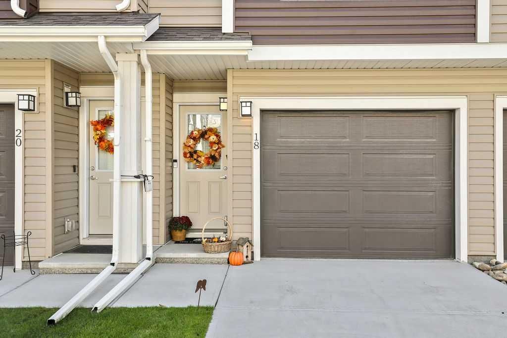 18 Legacy Path SE, Calgary — photo 3 of 35