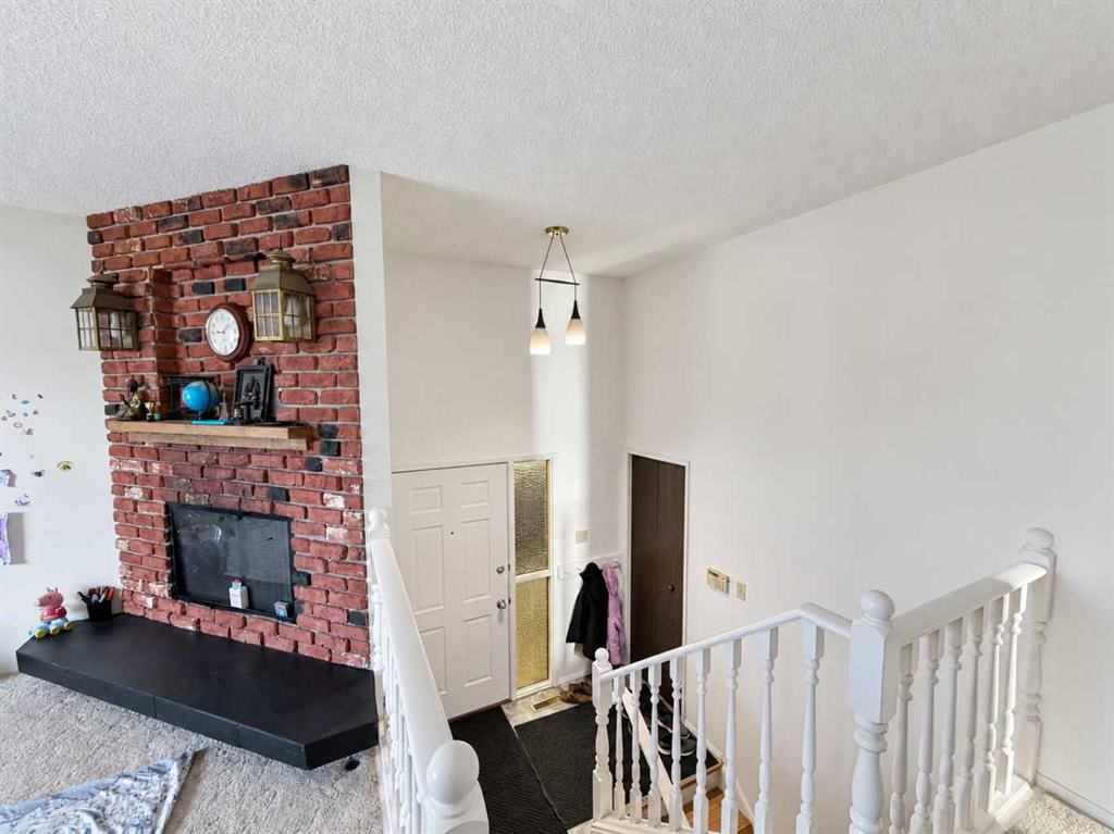 668 Whiteridge Road NE, Calgary — photo 3 of 42