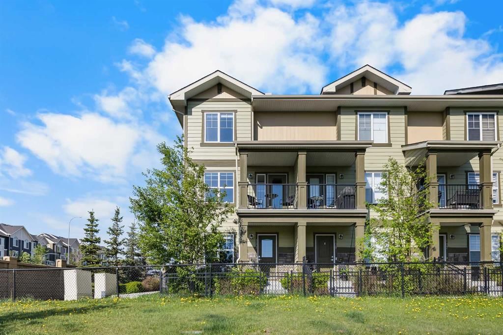 111 Evanscrest Gardens NW, Calgary — main listing photo