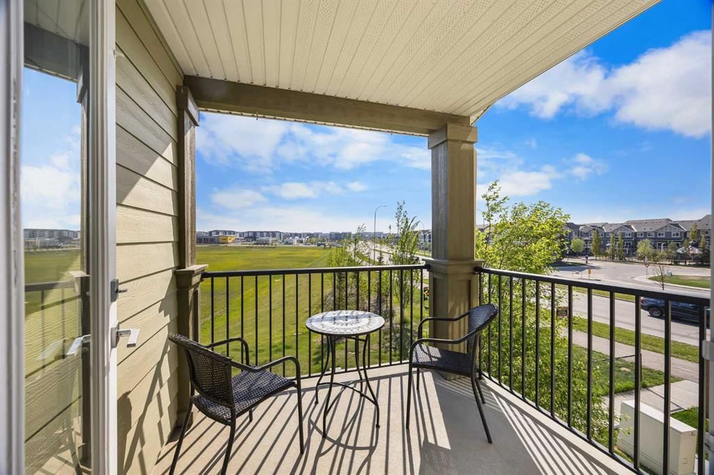 111 Evanscrest Gardens NW, Calgary — photo 4 of 29