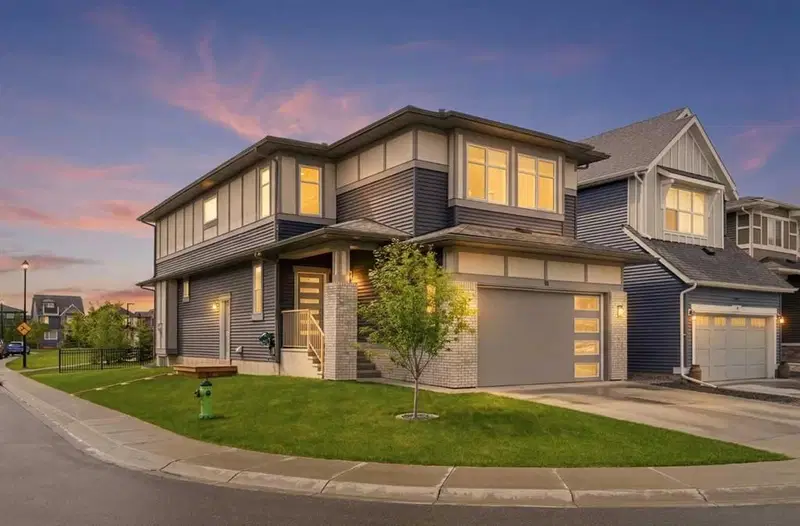 15 Lawrence Green SE, Calgary — detached for sale