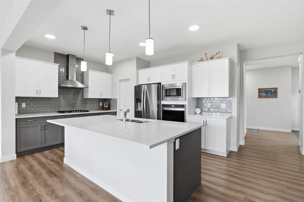 15 Lawrence Green SE, Airdrie — photo 5 of 42