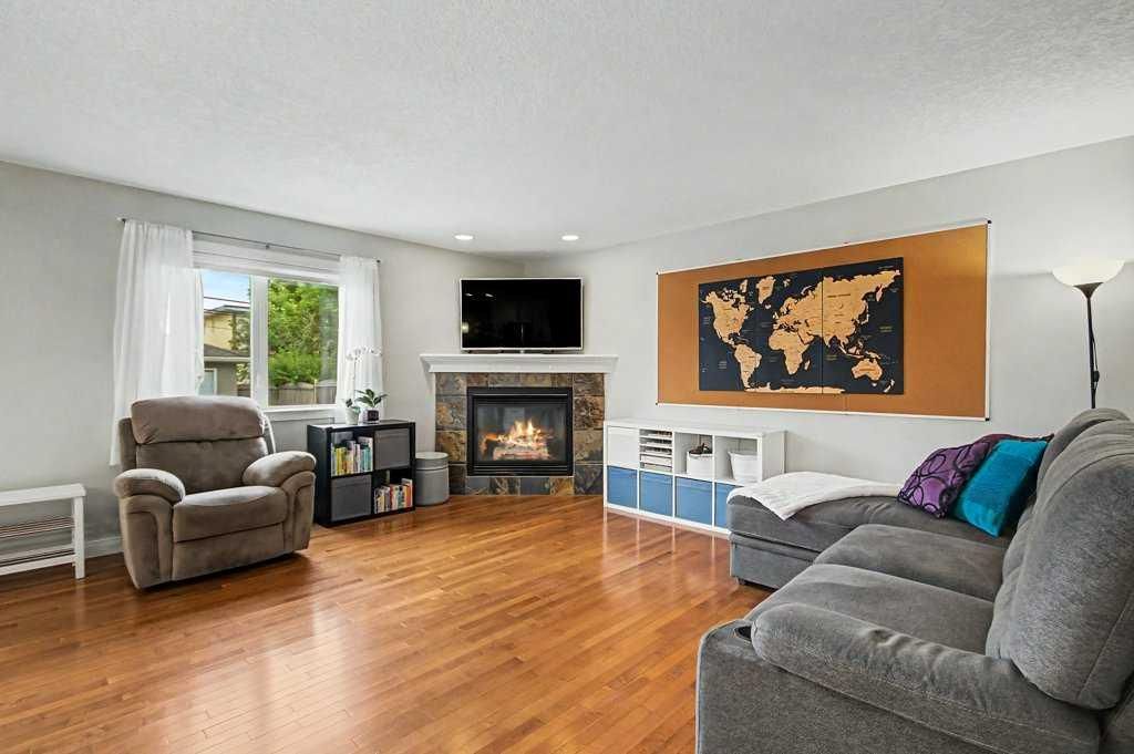 1410 38 Street SW, Calgary — photo 3 of 41