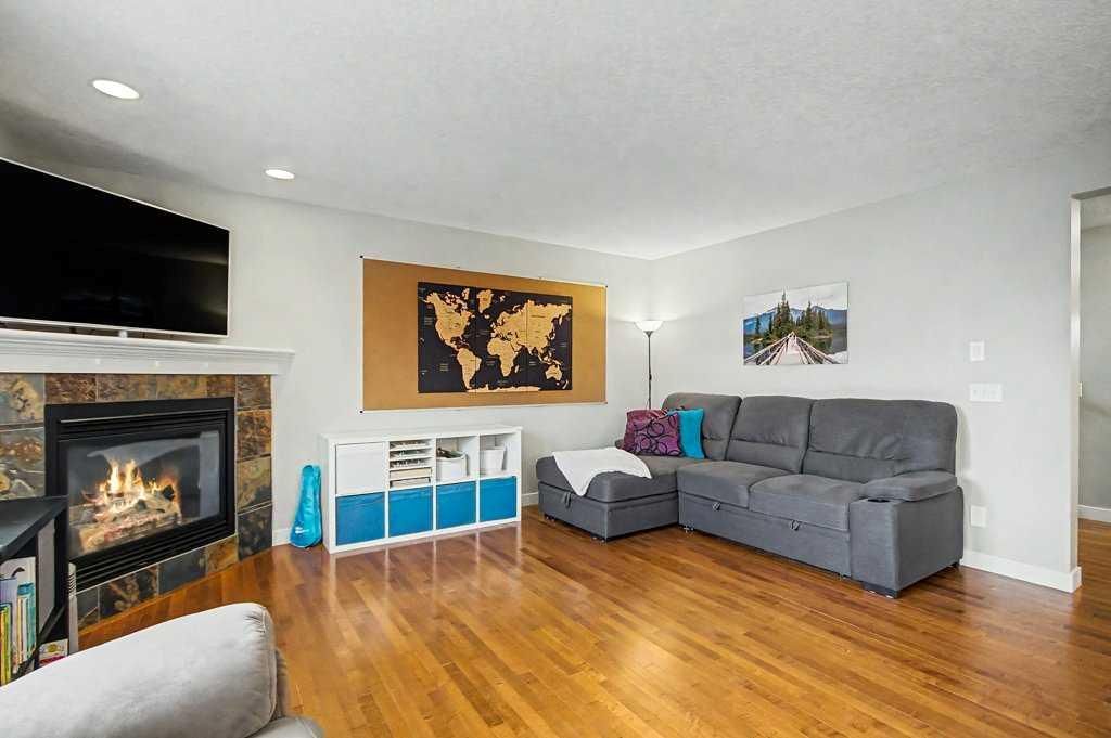 1410 38 Street SW, Calgary — photo 5 of 41