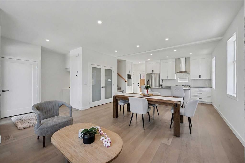 753 Centre Avenue NE, Calgary — photo 3 of 42