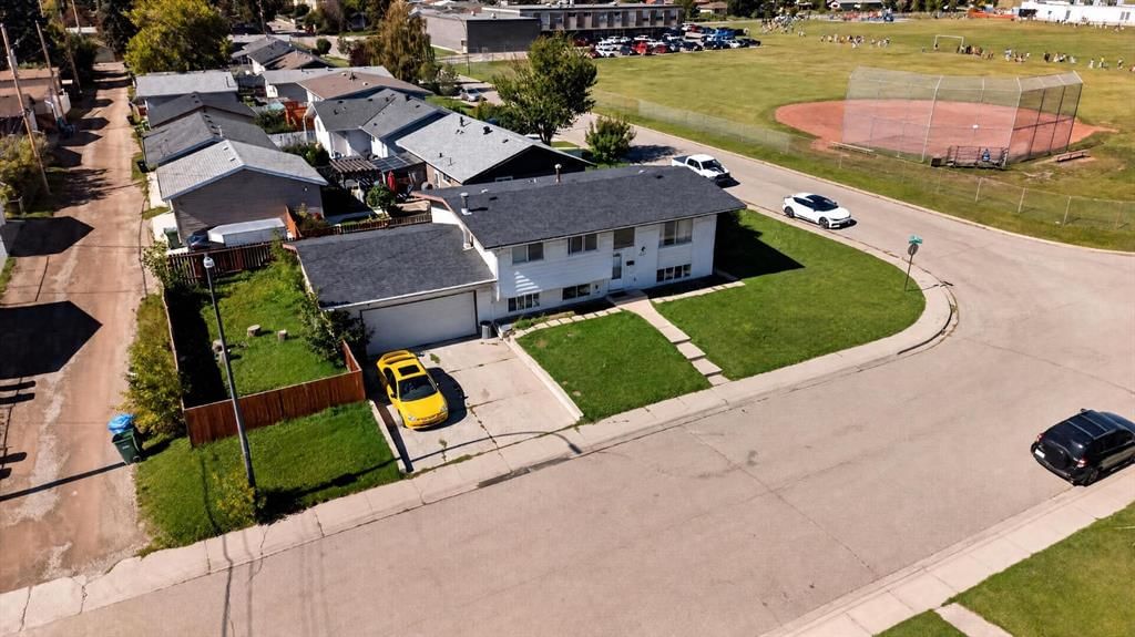 4843 7 Avenue SE, Calgary — main listing photo