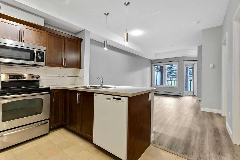 111, 20 Royal Oak Plaza NW, Calgary — photo 2 of 22