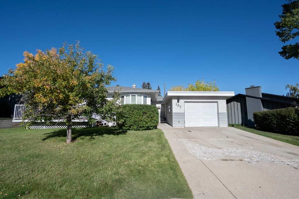 107 Hallbrook Drive SW, Calgary — photo 2 of 47