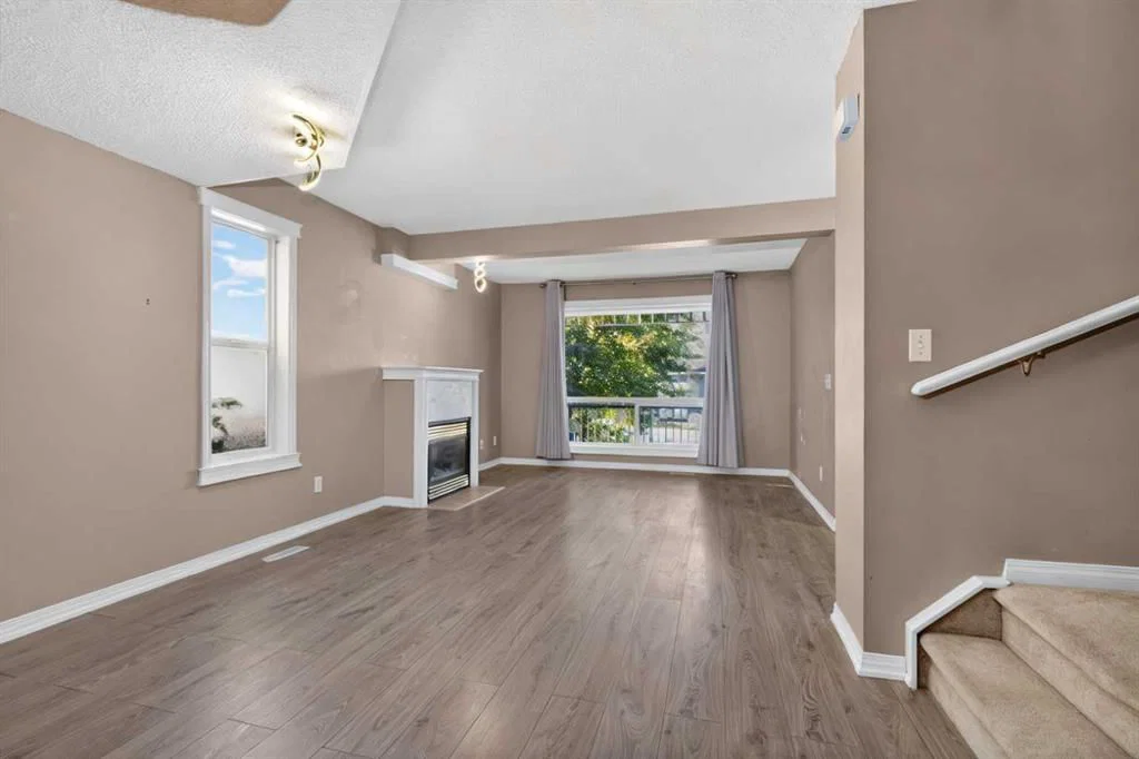 2724 16 Avenue SE, Calgary — photo 3 of 37
