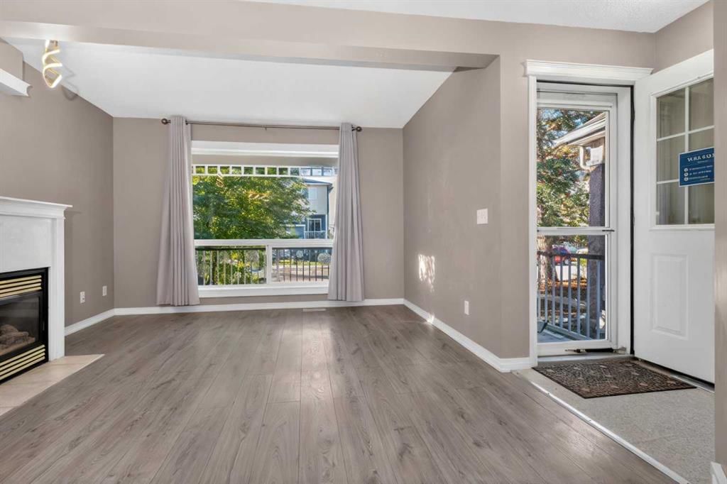 2724 16 Avenue SE, Calgary — photo 4 of 37