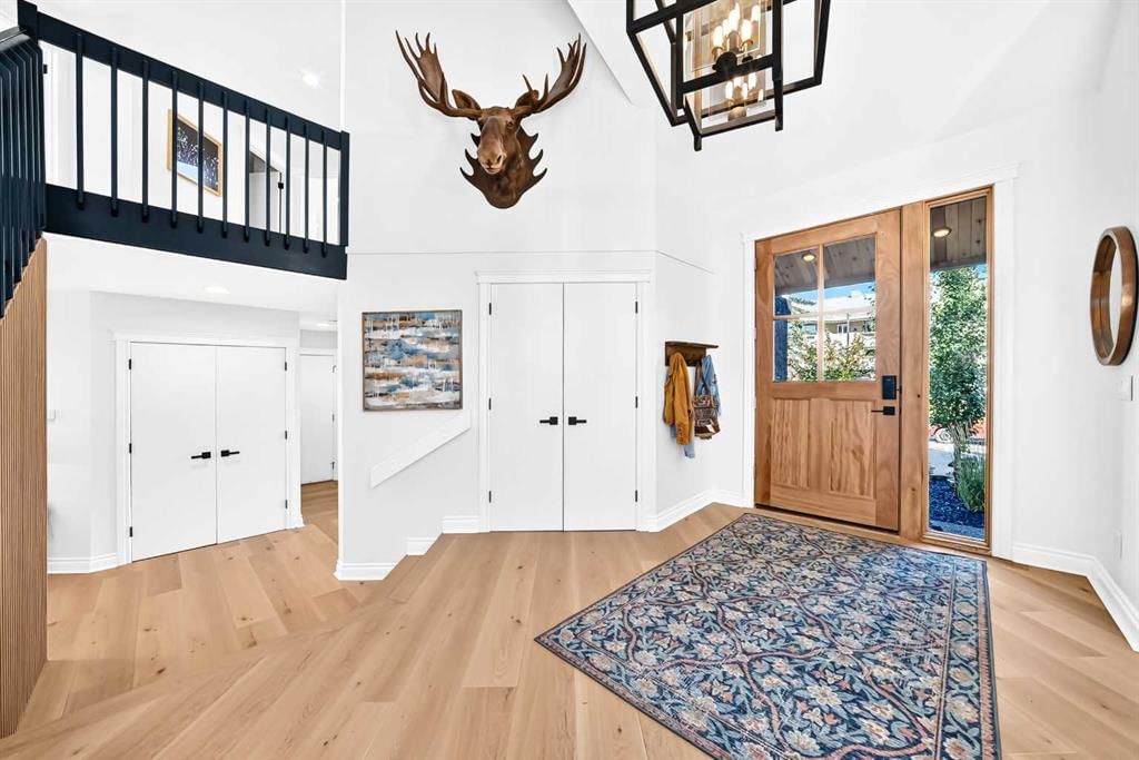 3 Pumpmeadow Crescent SW, Calgary — photo 4 of 50