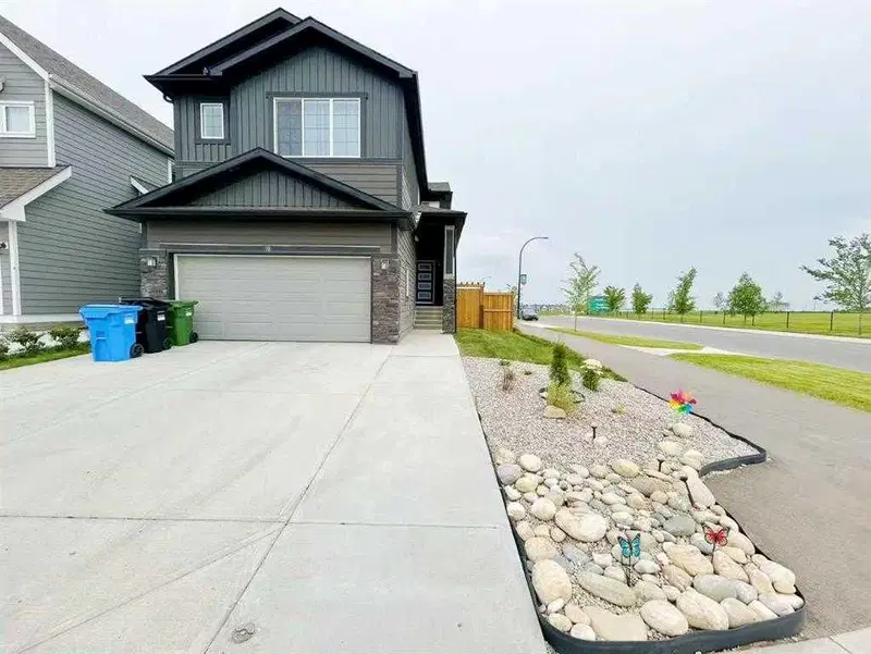 10 Verity Landing SW, Calgary — home for sale