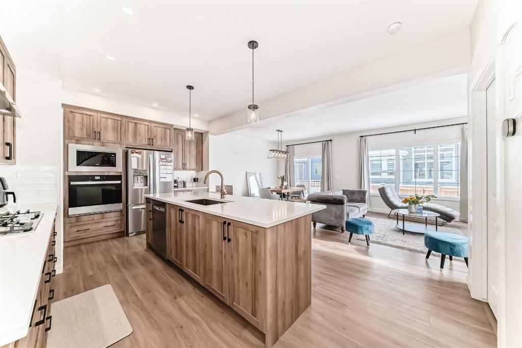 10 Verity Landing SW, Calgary — photo 5 of 33