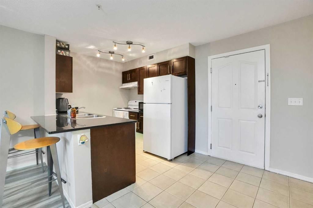 215, 355 Taralake Way NE, Calgary — photo 4 of 31