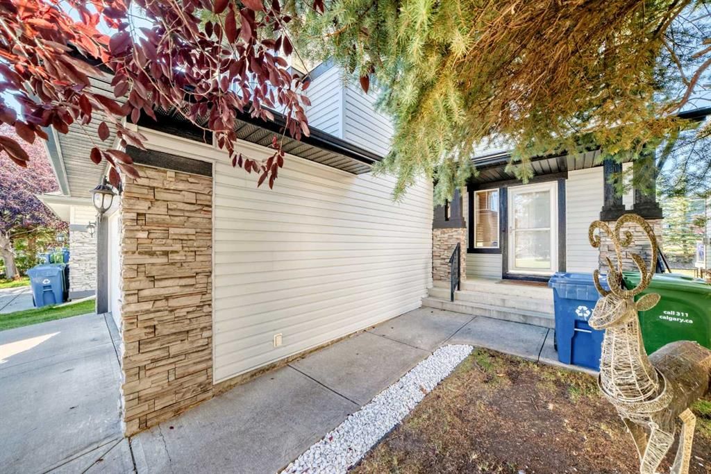 275 Panatella Circle NW, Calgary — photo 2 of 50