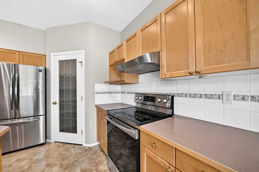 275 Panatella Circle NW, Calgary — photo 5 of 50