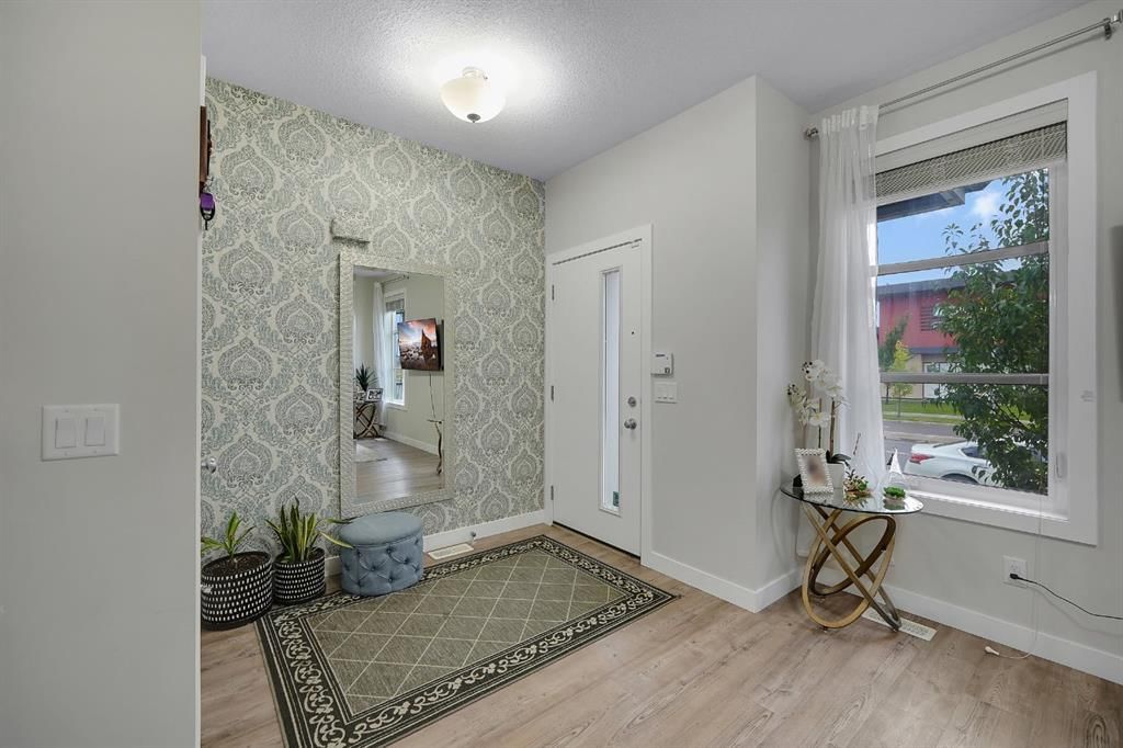 16 Skyview Circle NE, Calgary — photo 3 of 23
