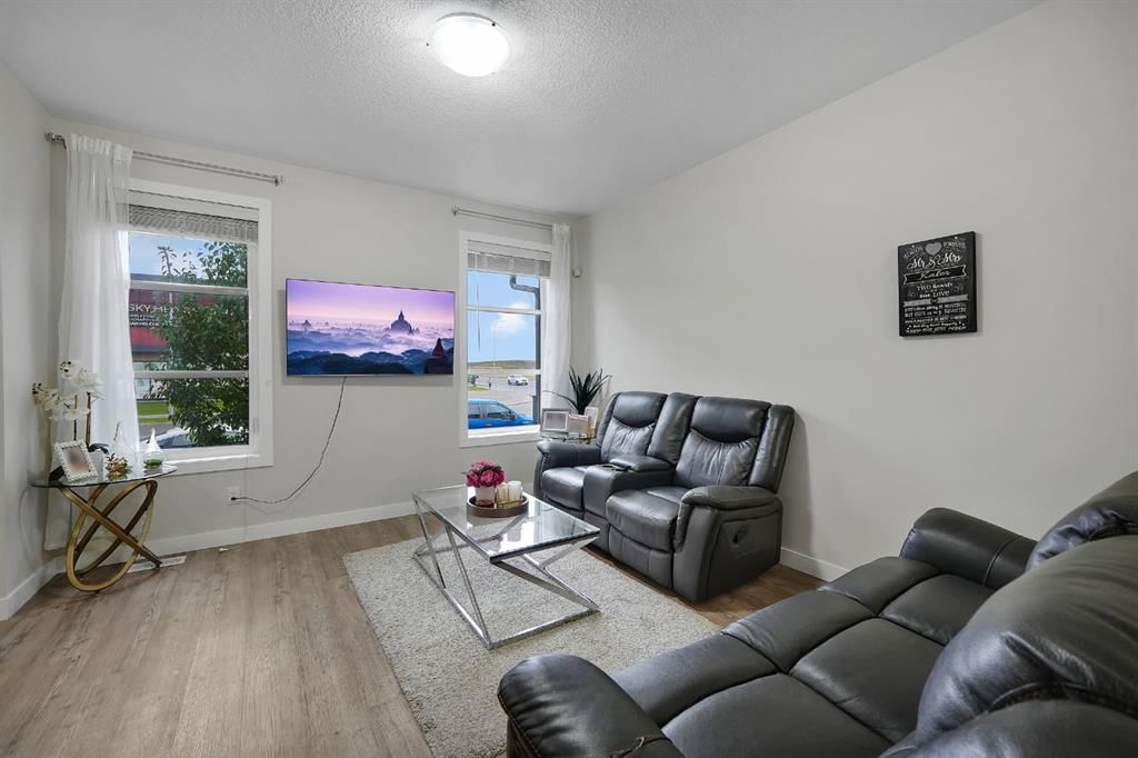 16 Skyview Circle NE, Calgary — photo 4 of 23