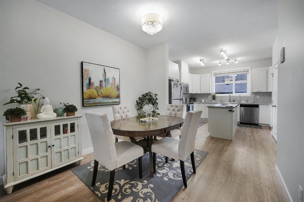 16 Skyview Circle NE, Calgary — photo 5 of 23
