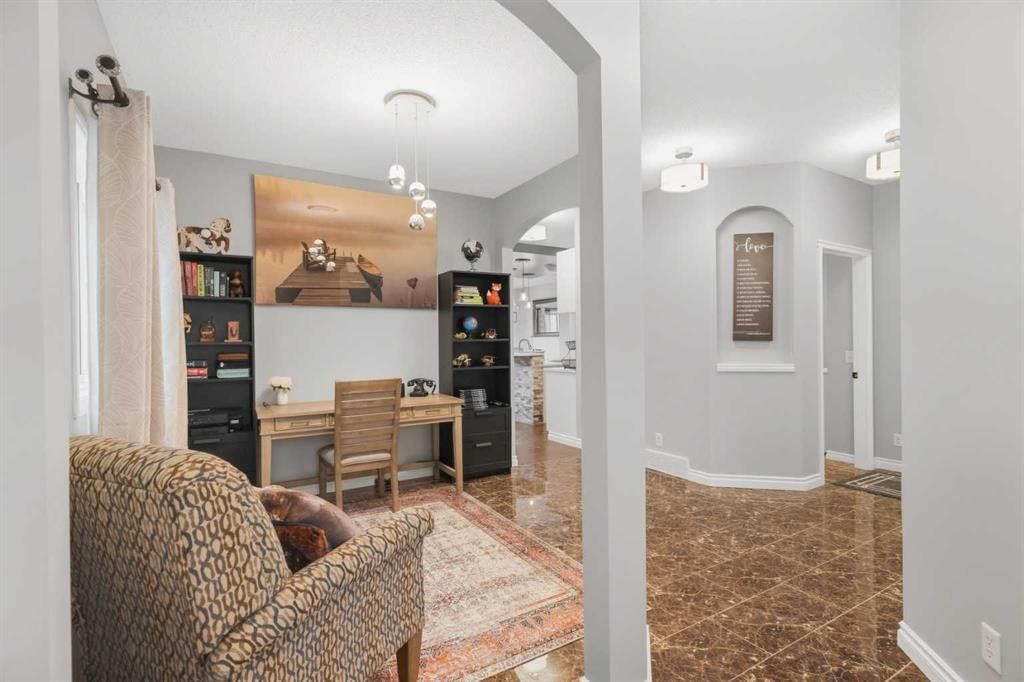 126 Saddlecrest Way NE, Calgary — photo 3 of 40