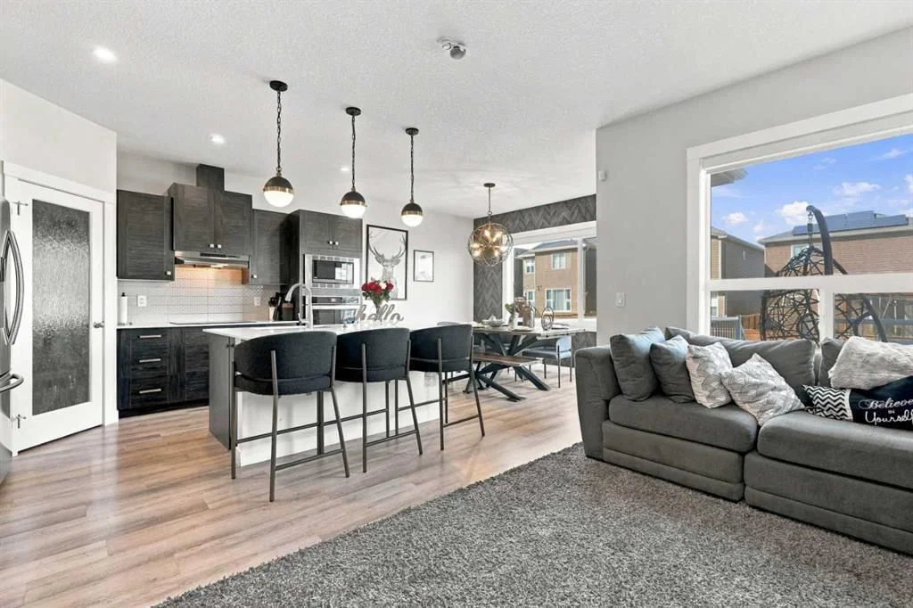 10 Belmont Garden SW, Calgary — photo 4 of 36