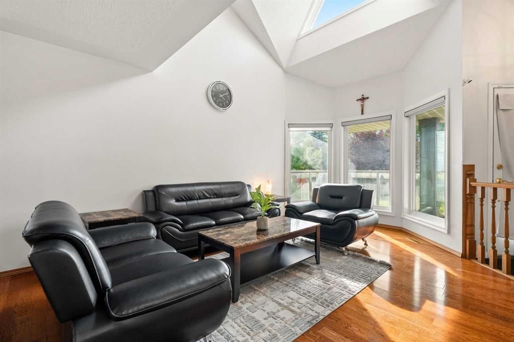 13628 DEER RUN Boulevard SE, Calgary — photo 3 of 46