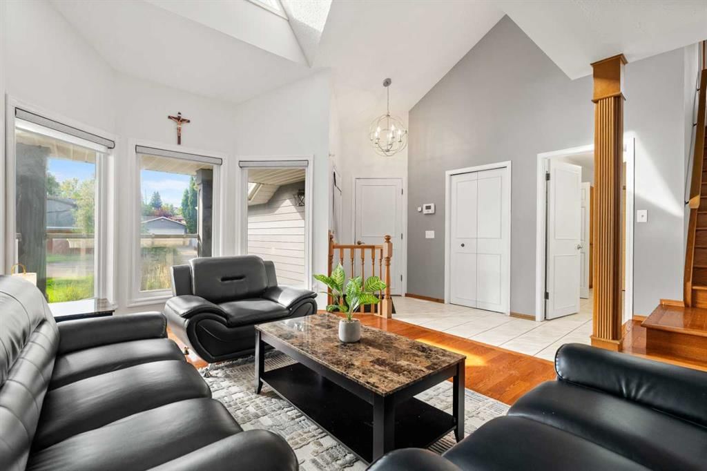 13628 DEER RUN Boulevard SE, Calgary — photo 4 of 46